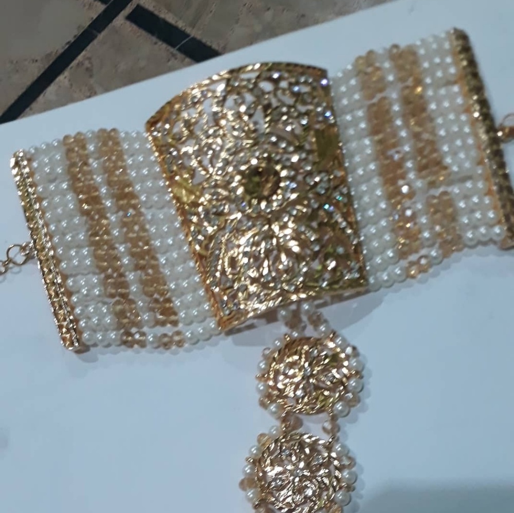 Fancy bracelet with ring